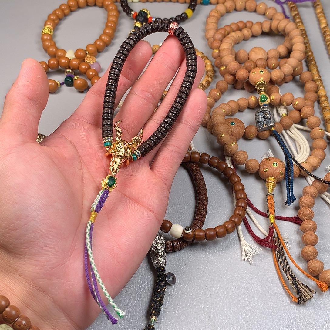 吊坠椰蒂。。。。。。。。。。。。