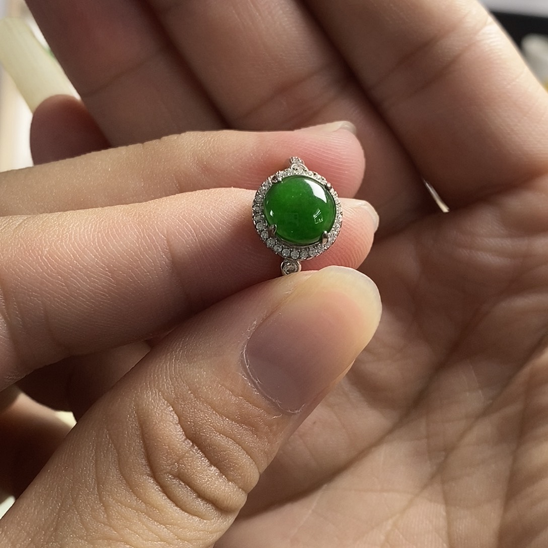 未镶嵌戒指翡翠戒指