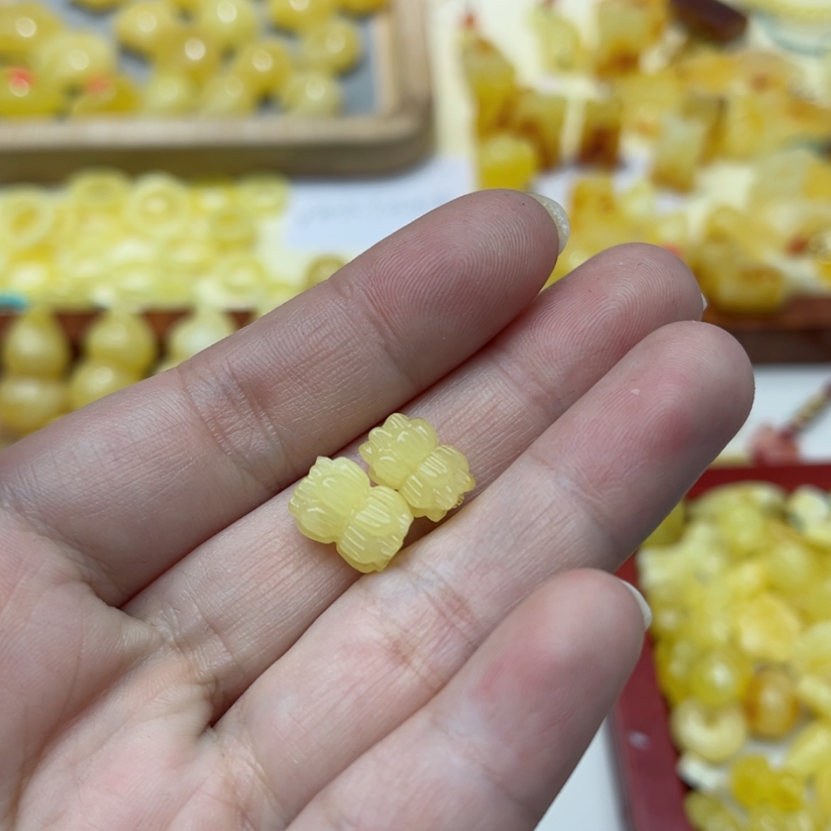 【闪购商品】蜜蜡裸石未镶嵌配饰