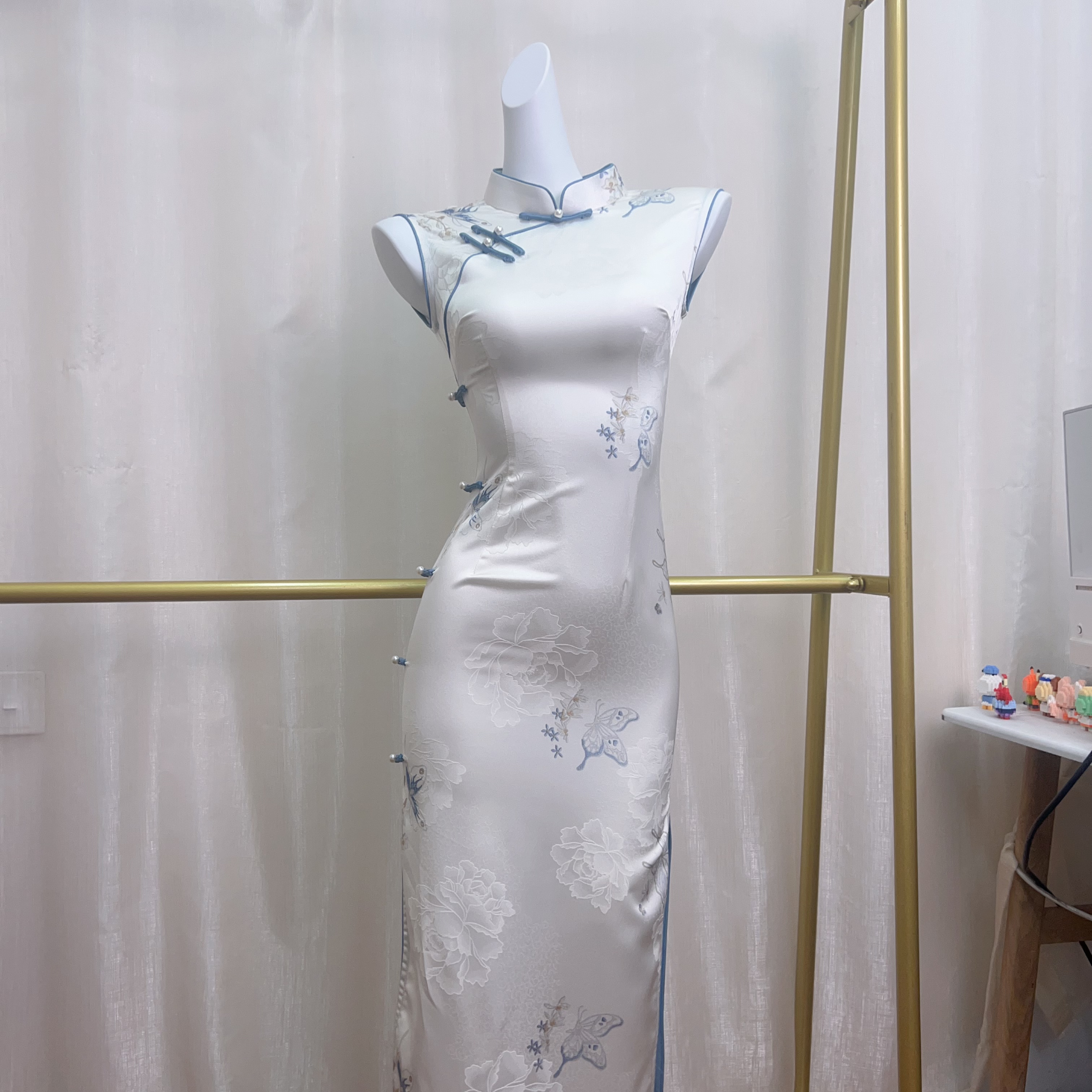 V-3230 素诗 绫罗缎 无袖 新中式 夏款年轻款改良旗袍120cm长款