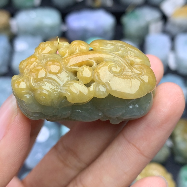 翡翠颈饰未镶嵌天然缅甸翡翠