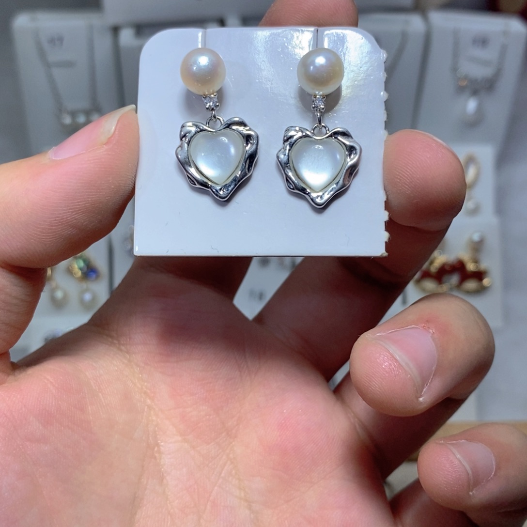 淡水珍珠银S925镶嵌耳饰