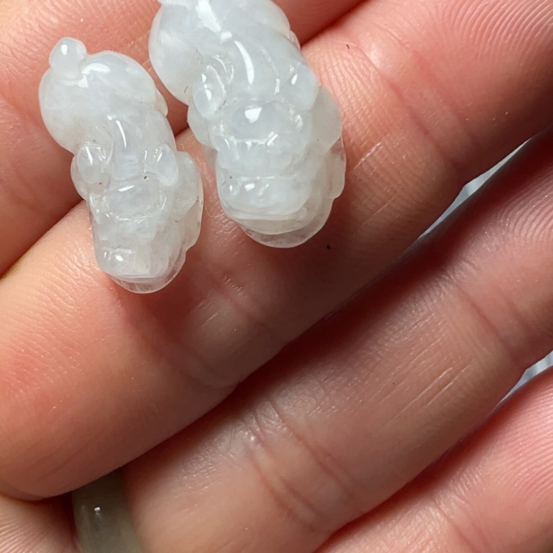 翡翠未镶嵌颈饰两头孔貔貅两个99块