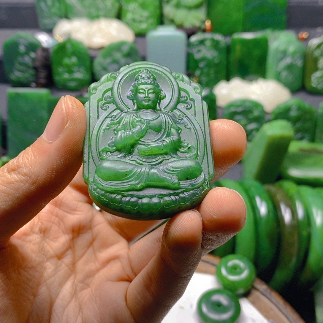 蓝***༗和田玉未镶嵌珠宝半成品