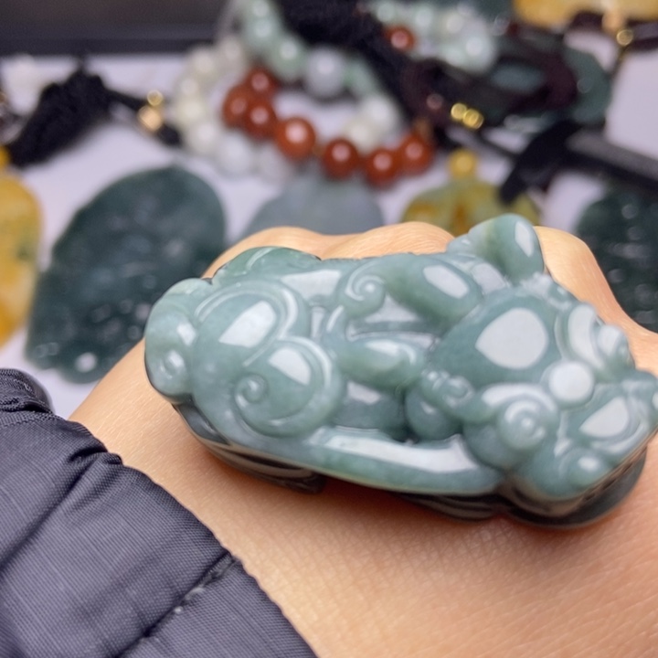 翡翠颈饰未镶嵌翡翠