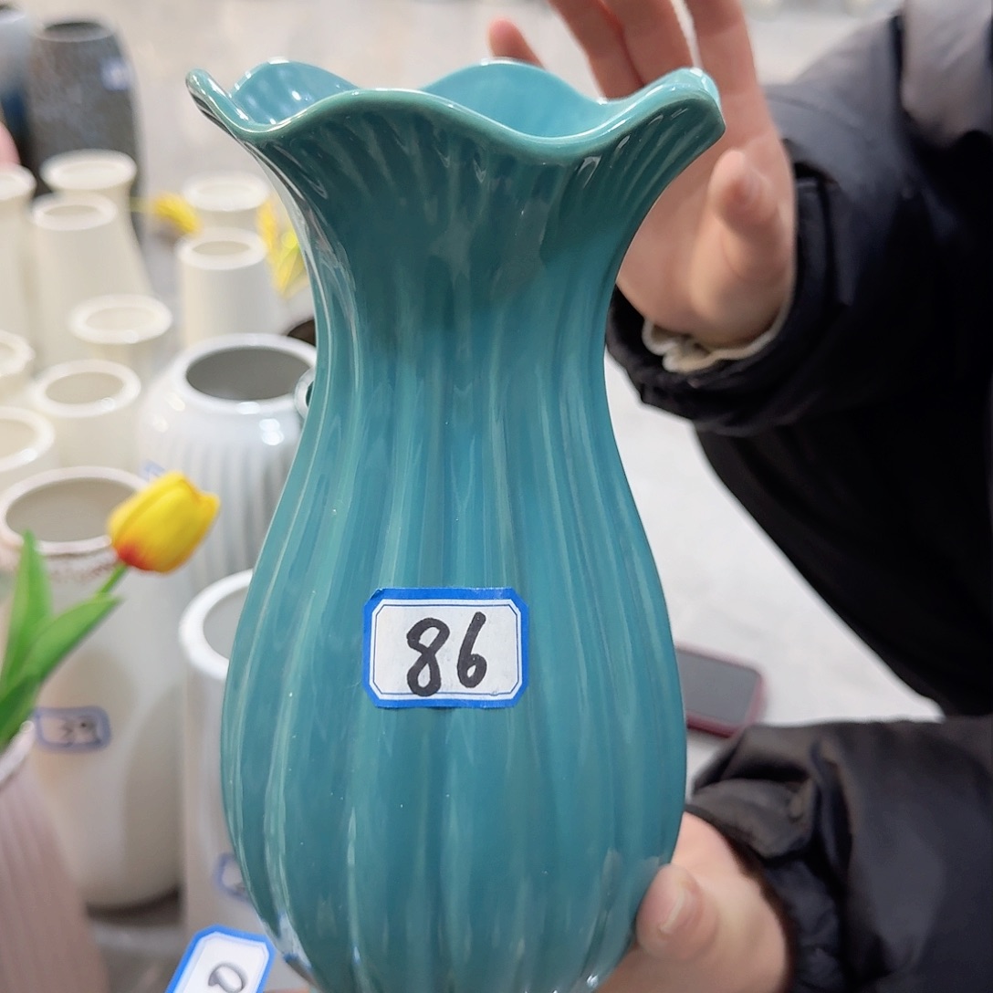 瓶86号蓝色陶瓷高22厘米微瑕一个