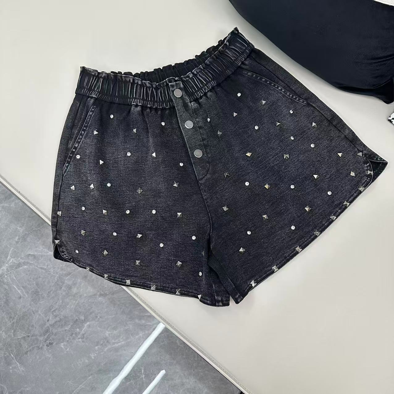 【娜娜推荐】B1237潮牌设计师网红个性百搭铆钉洗水短裤