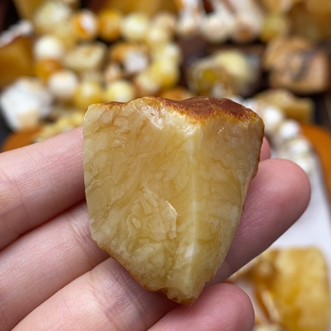 定制琥珀未镶嵌蜜蜡