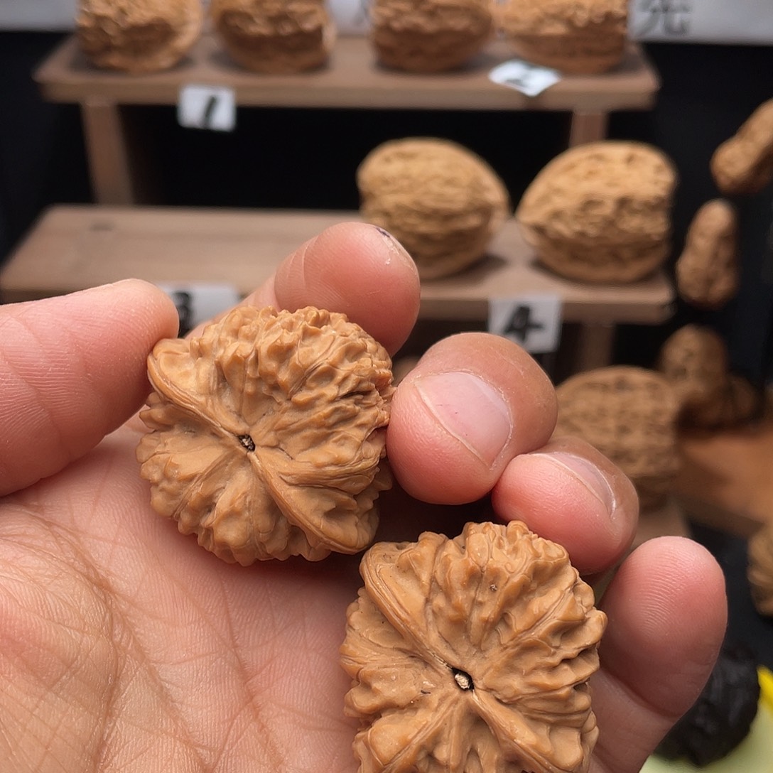 3***5桃核吊坠南疆石36/34/43高尖