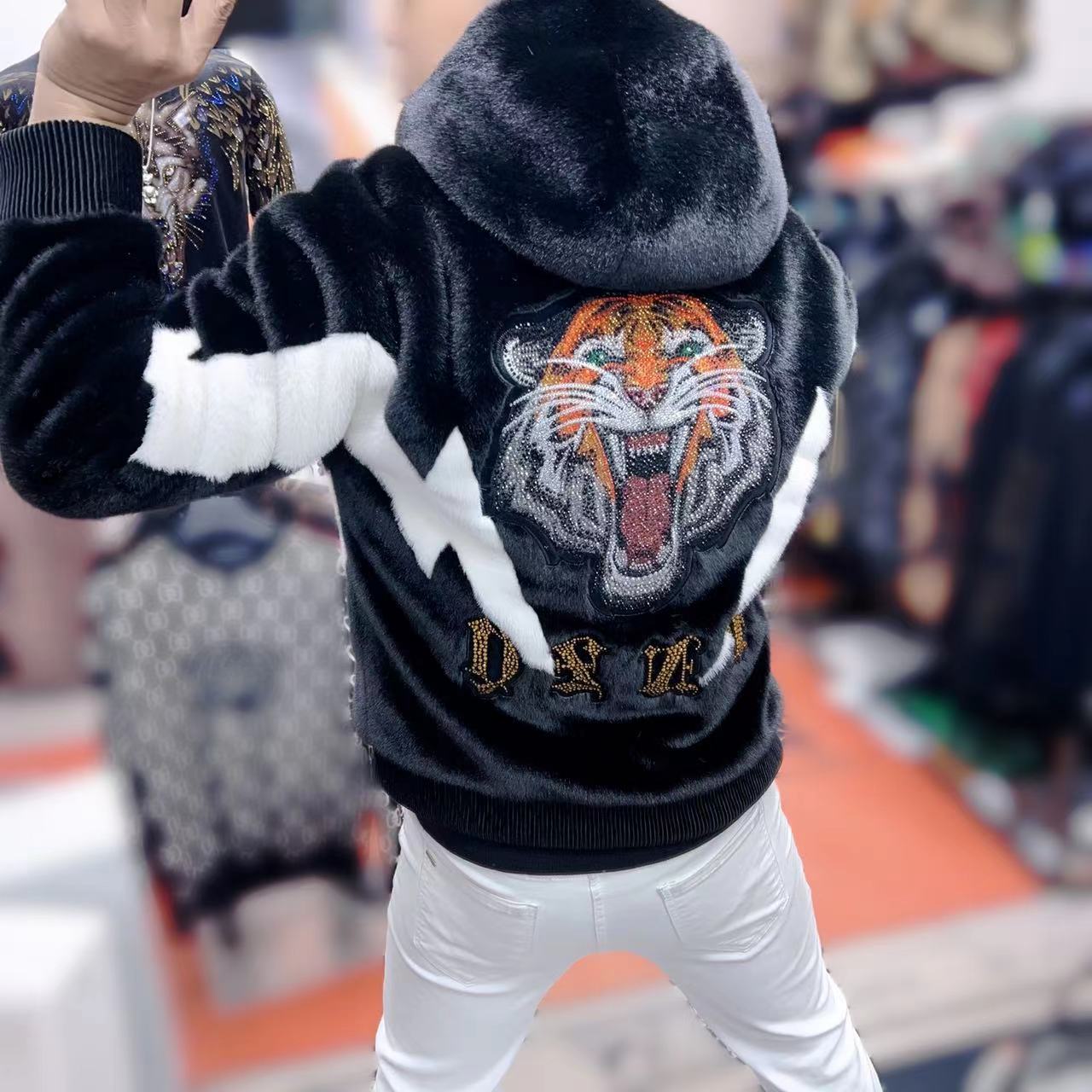 力龍潮牌冬季新款高品质重工大金貂烫钻老虎时尚潮流加厚保暖外套