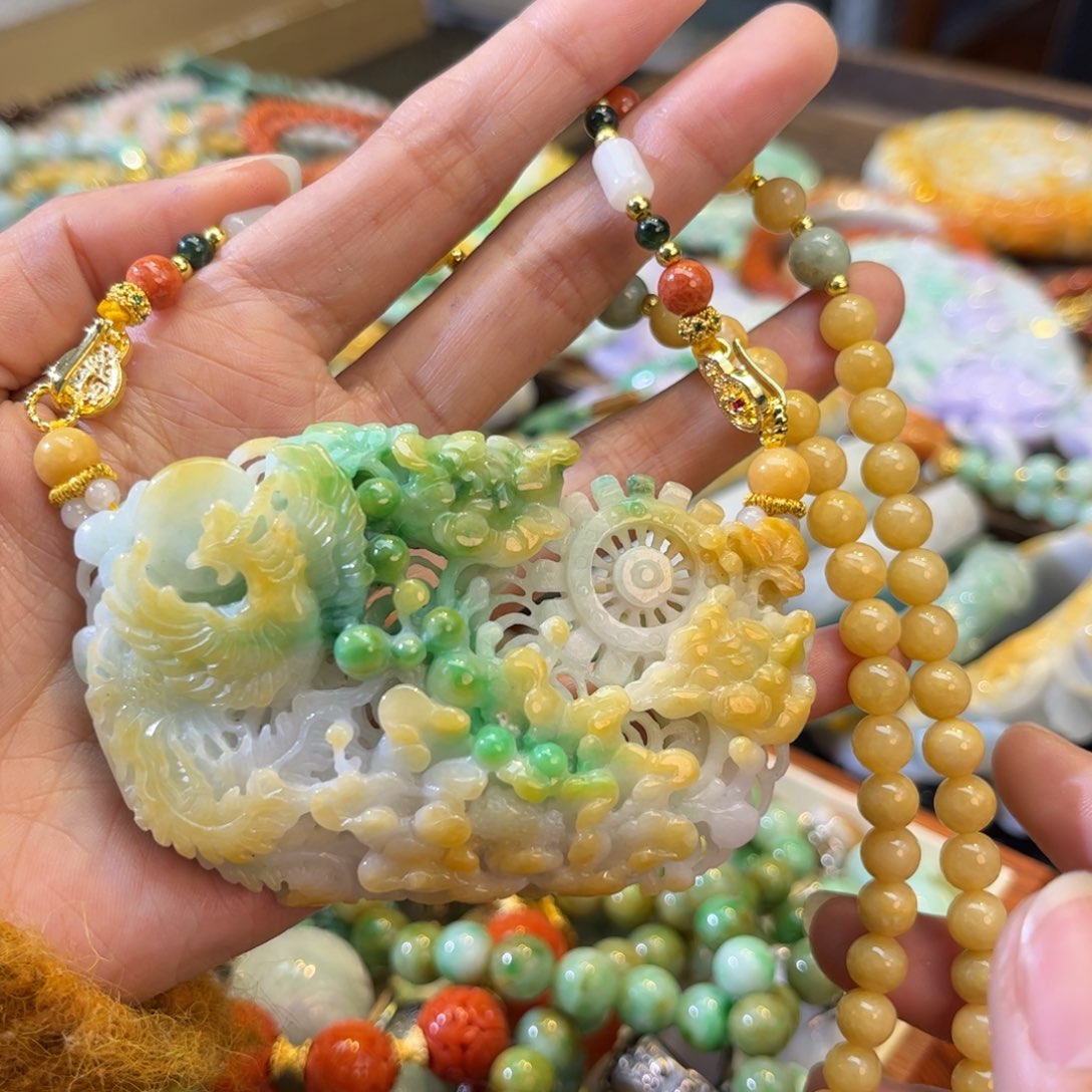 翡翠颈饰未镶嵌待编款