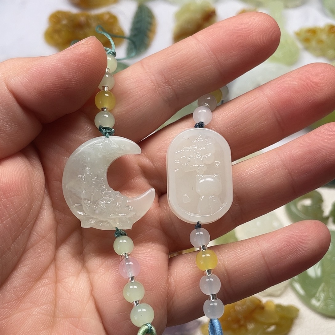 蛇纹石玉未镶嵌颈饰