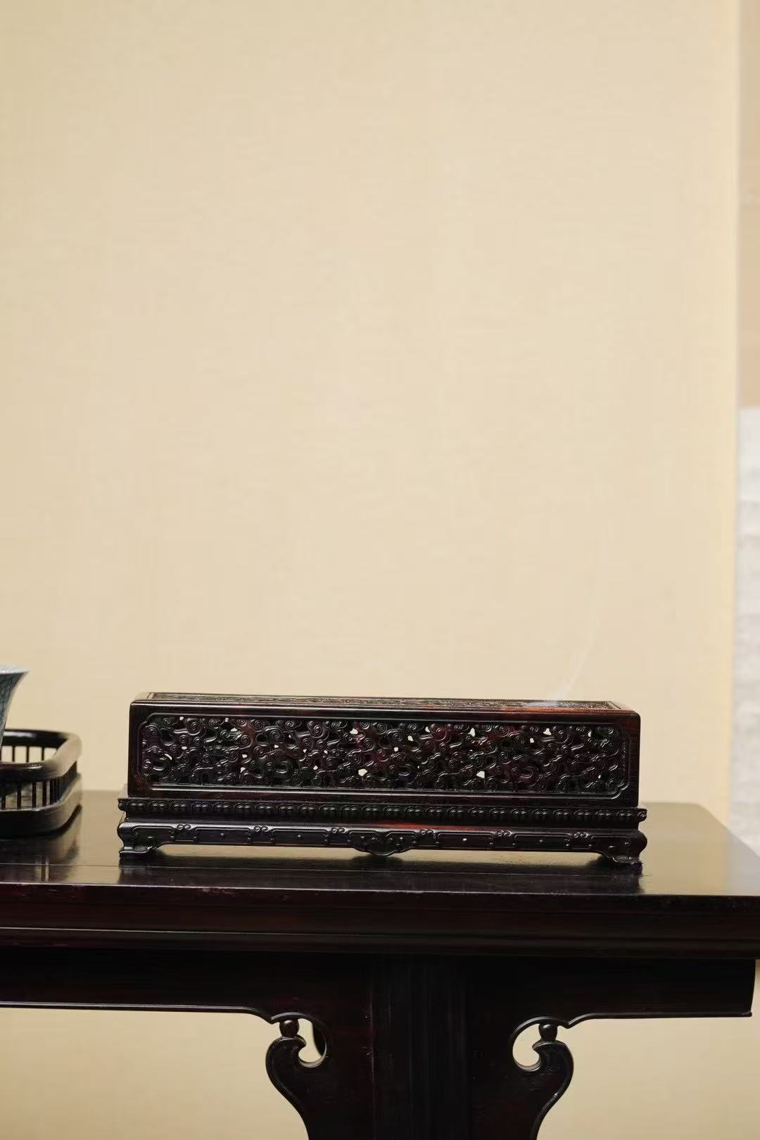 大红酸枝｜祥云卧香盒 规格：24.8×8×7.5