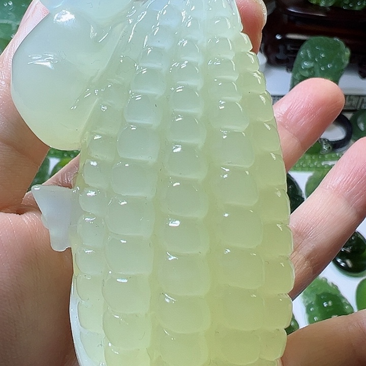 蛇纹石玉手把件未镶嵌