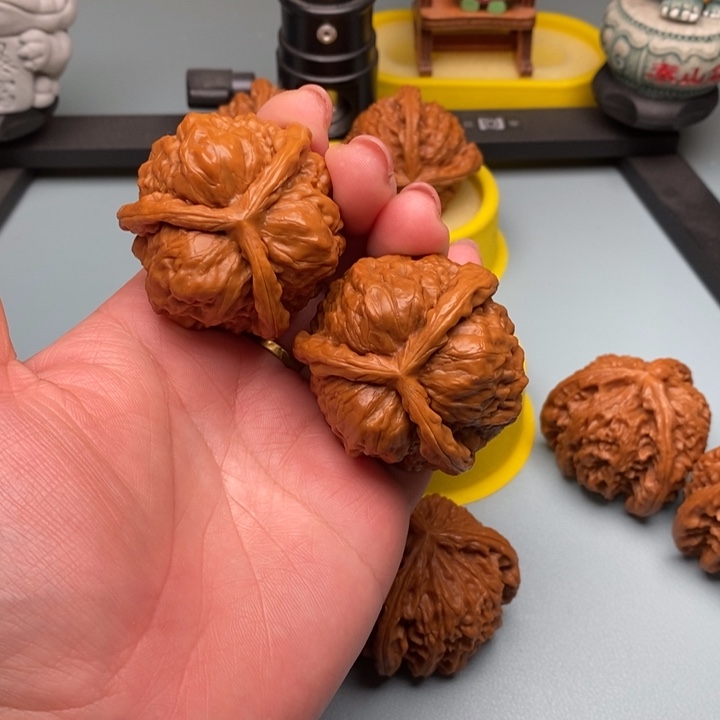 拿***你文玩核桃吊坠45尺寸蛤蟆头