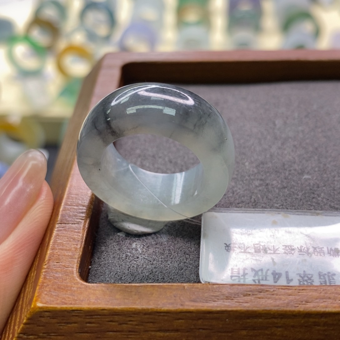 翡翠戒指未镶嵌戒指