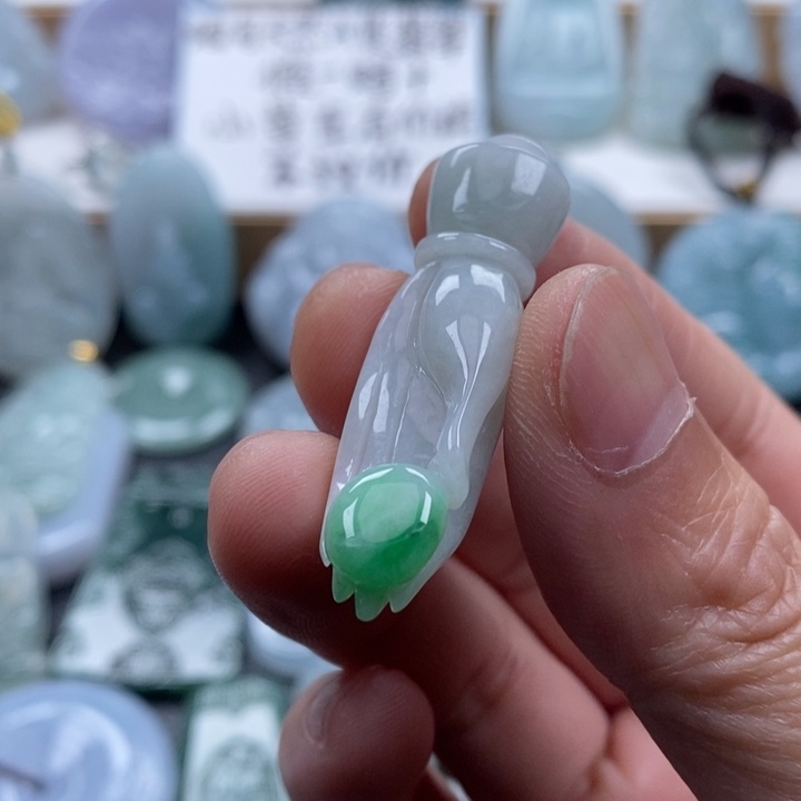 翡翠颈饰未镶嵌翡翠