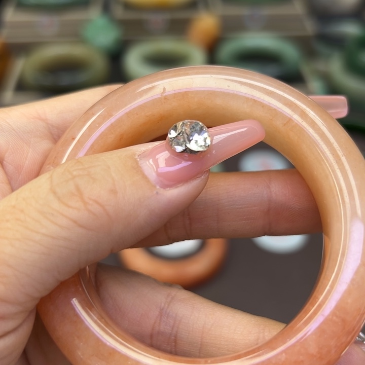 未镶嵌手镯石英岩玉余**心