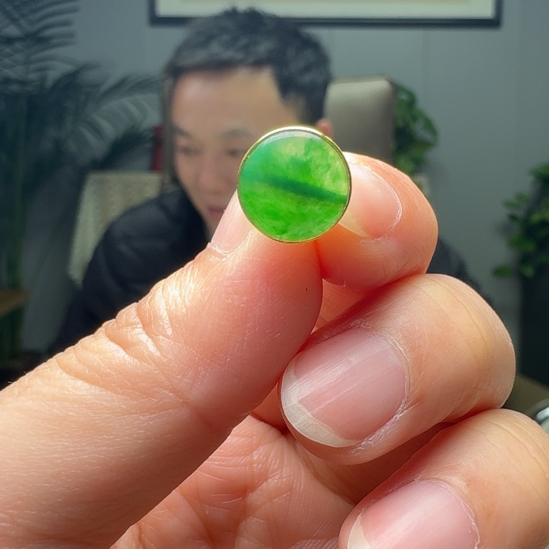 翡翠18K金镶嵌耳饰天然