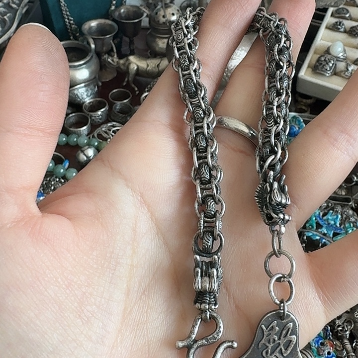 龍****非金属足银手链一条