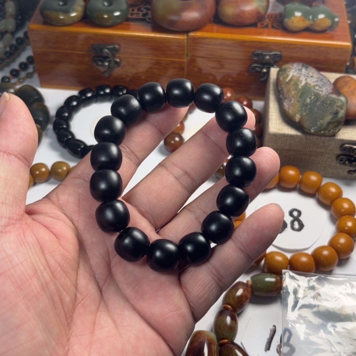 【闪购商品】未镶嵌手链透闪石质玉诸**铁