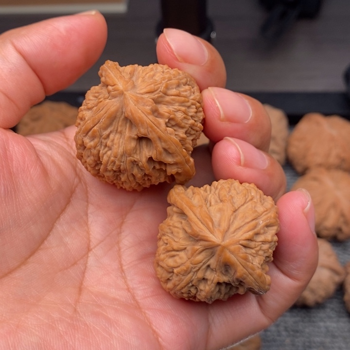 吊坠文玩核桃南蒋石36