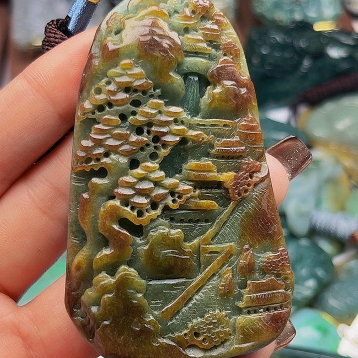 翡翠未镶嵌颈饰挂件