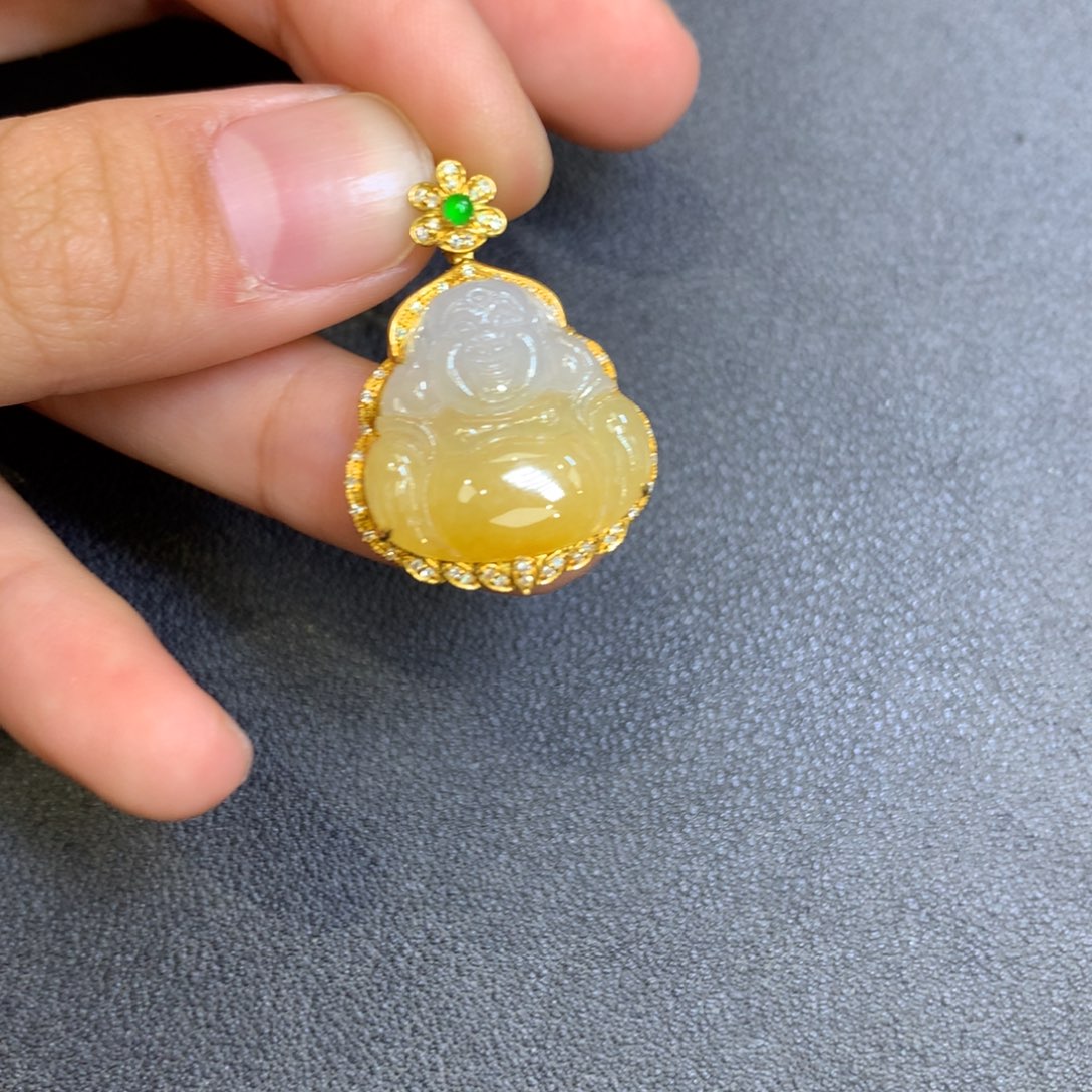 翡翠18K金镶嵌颈饰翡翠