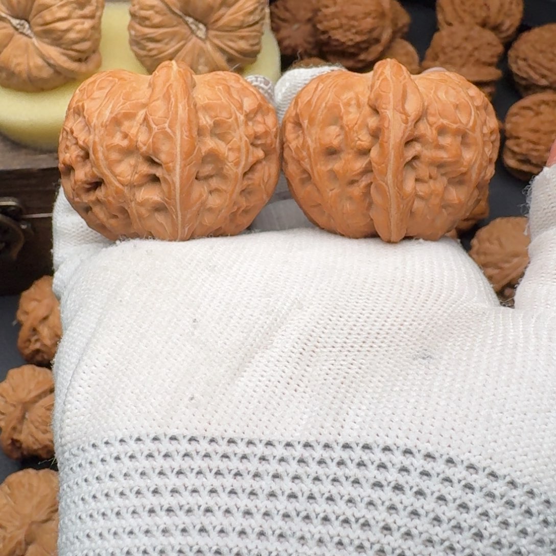 文玩核桃吊坠44元宝4760