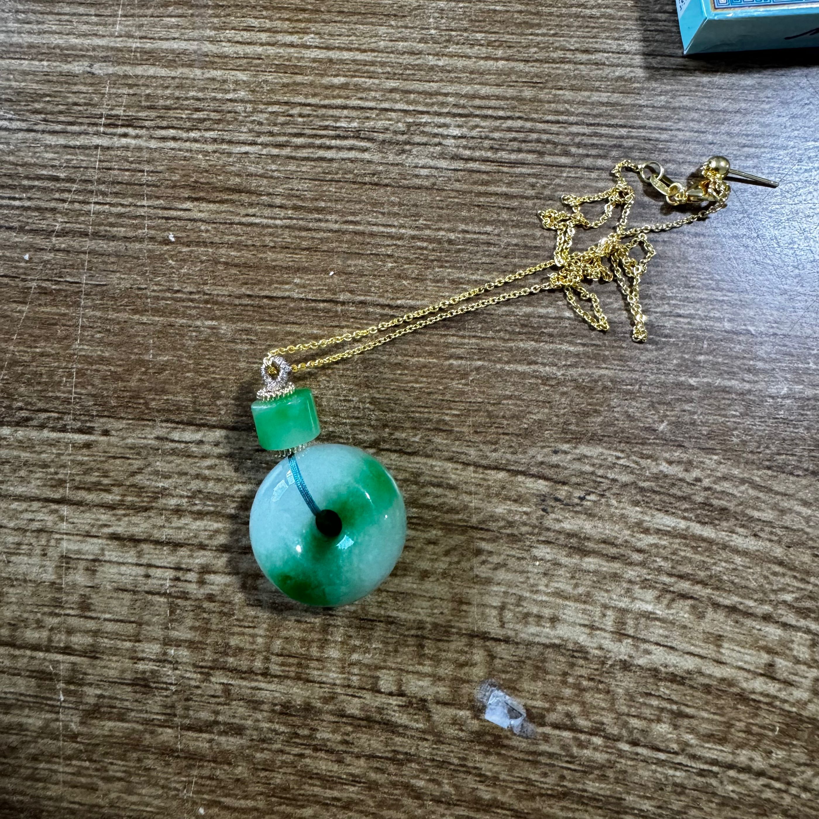  大表姐气质百搭款吊坠K543