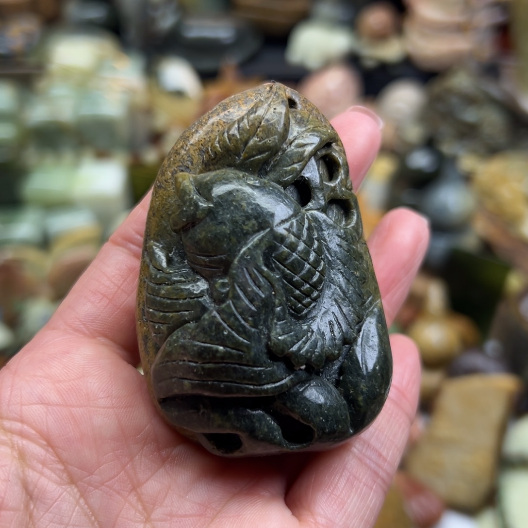 岫岩河磨玉（透闪石质玉）未镶嵌颈饰河磨玉鱼