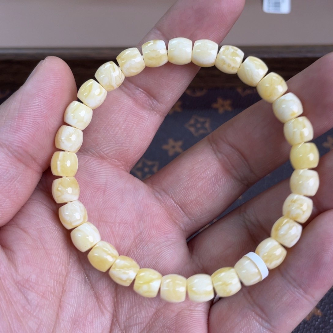 蜜蜡裸石未镶嵌0400000000