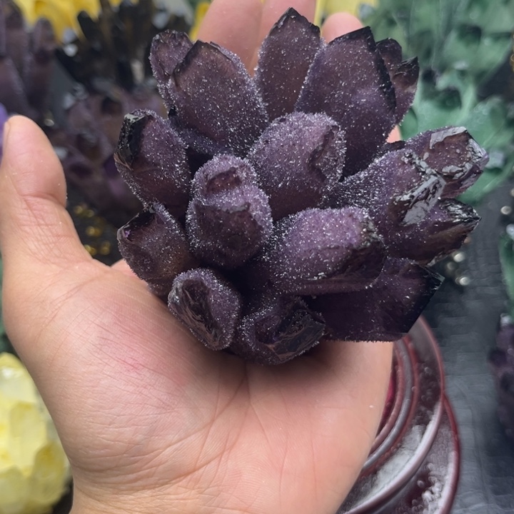 琉璃手工艺品行**晚晶簇