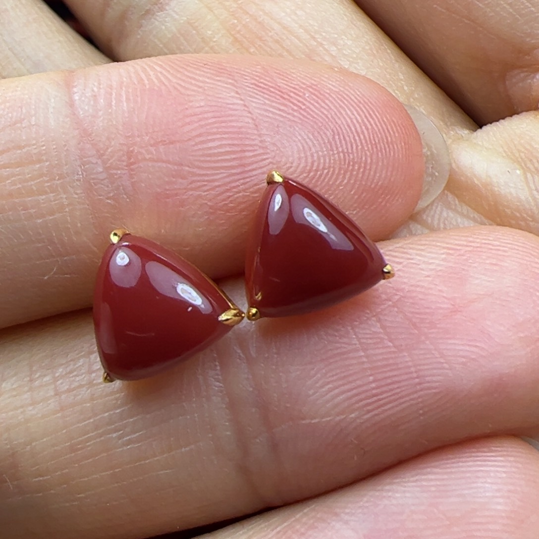 18K金镶嵌耳钉南红玛瑙丹*