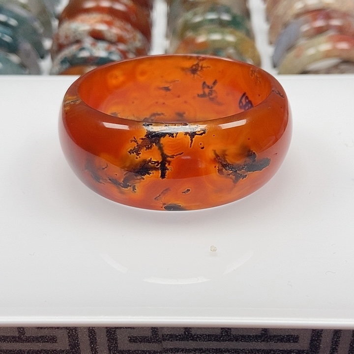 玛瑙/玉髓手镯未镶嵌李*霞