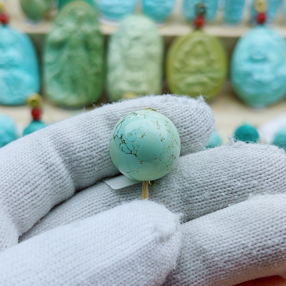 绿松石未镶嵌珠宝奇石