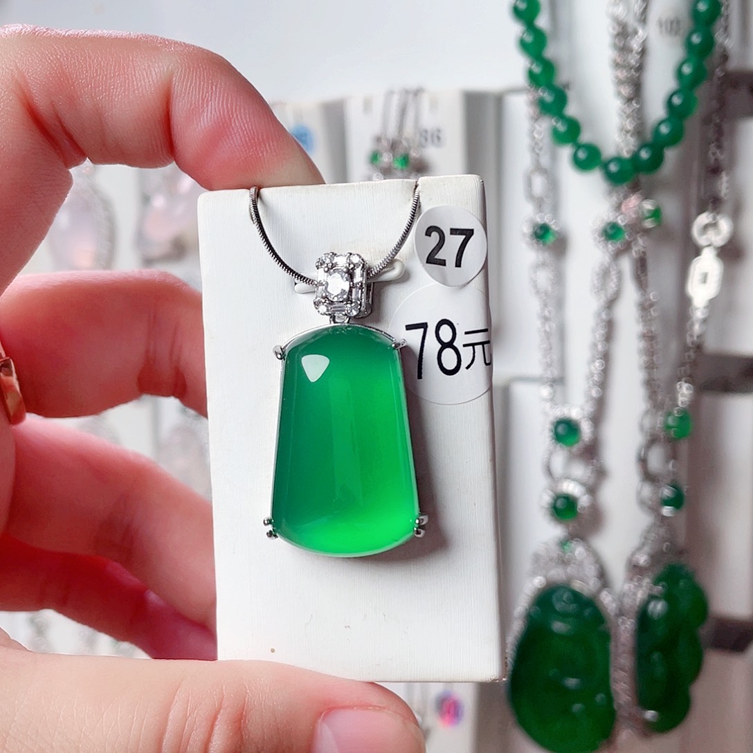 玛瑙/玉髓颈饰未镶嵌