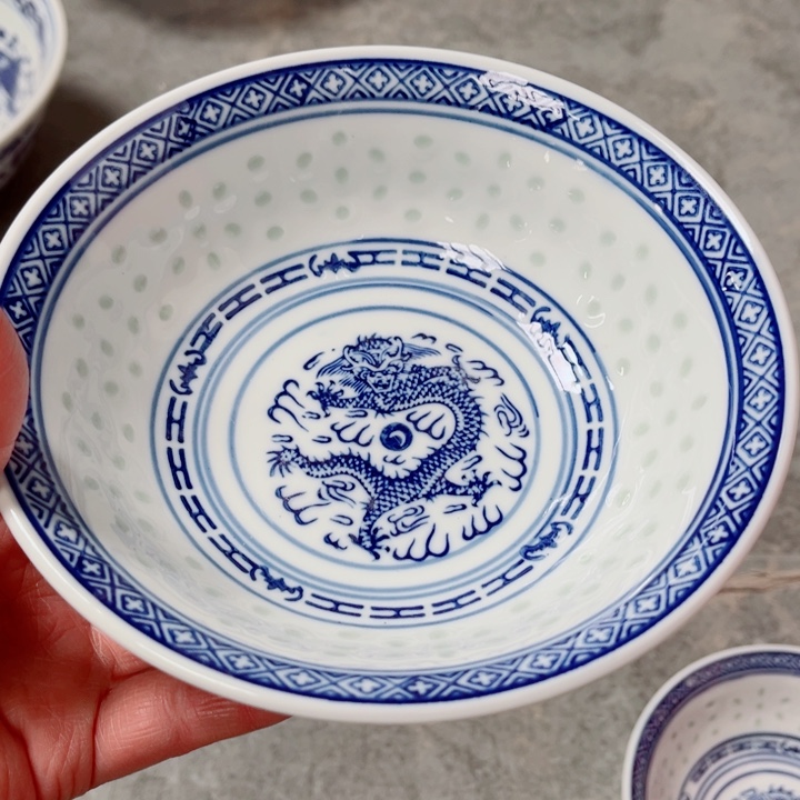 青花玲珑7寸面碗荷叶边龙纹