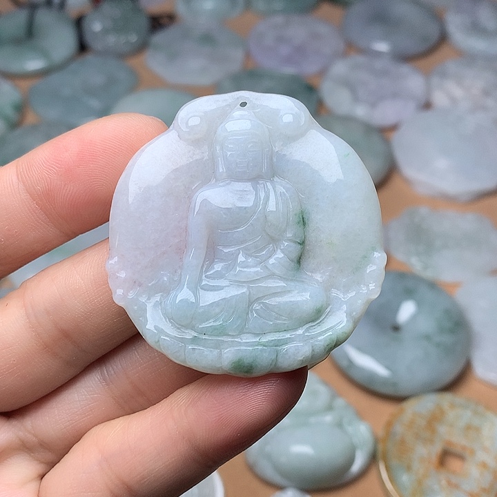 翡翠未镶嵌颈饰大日