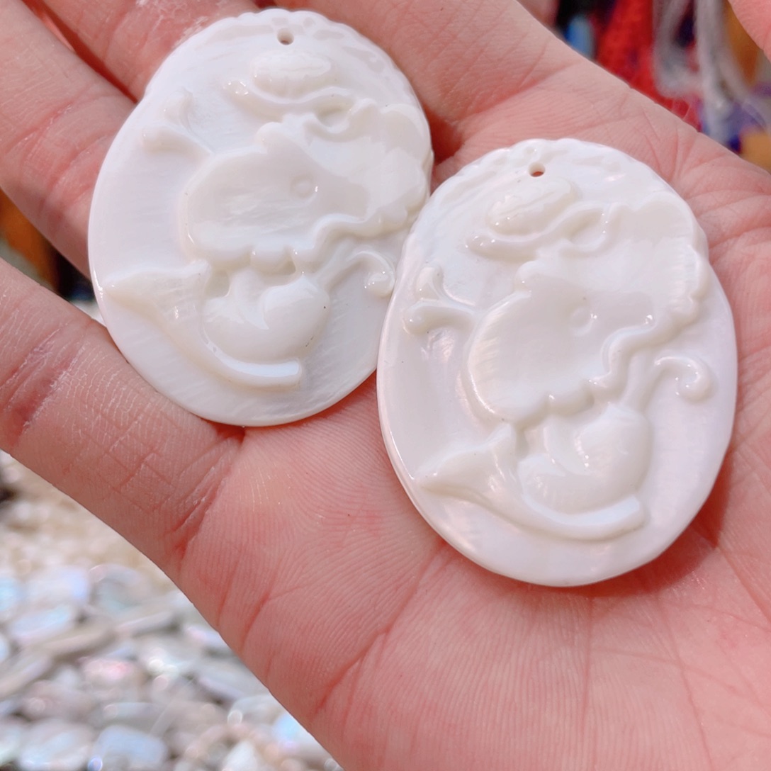 玛瑙/玉髓未镶嵌珠宝半成品贝壳雕刻2颗随机发