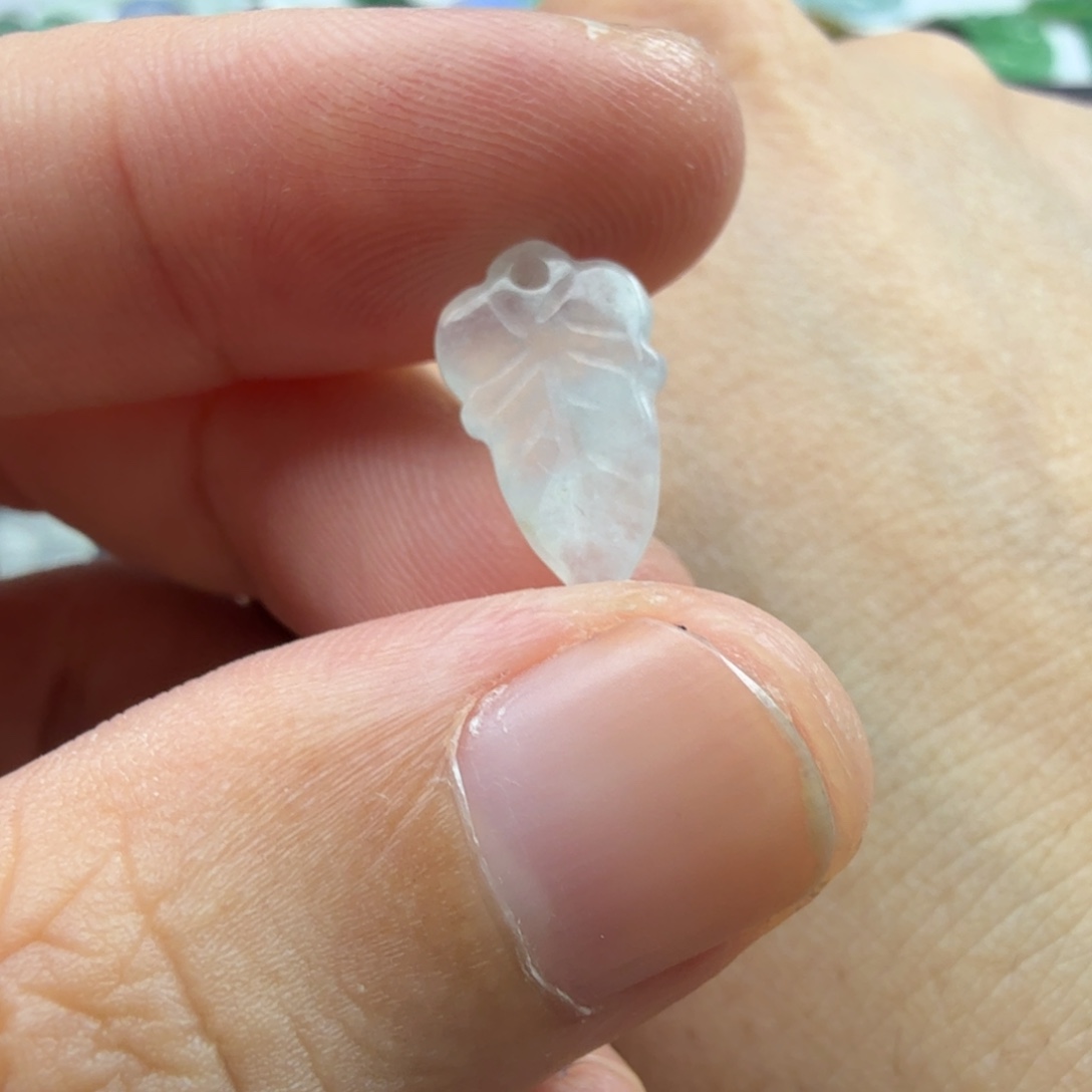 翡翠未镶嵌颈饰09