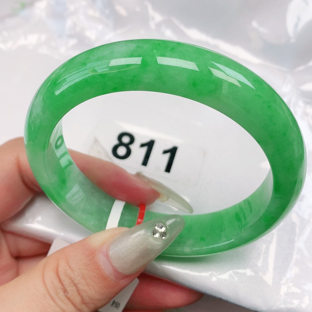 翡翠手镯未镶嵌抖音811