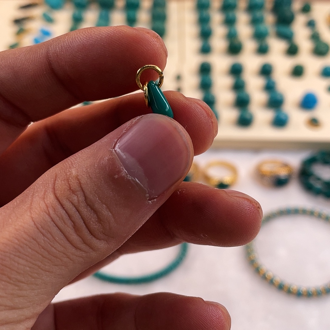 绿松石未镶嵌耳饰