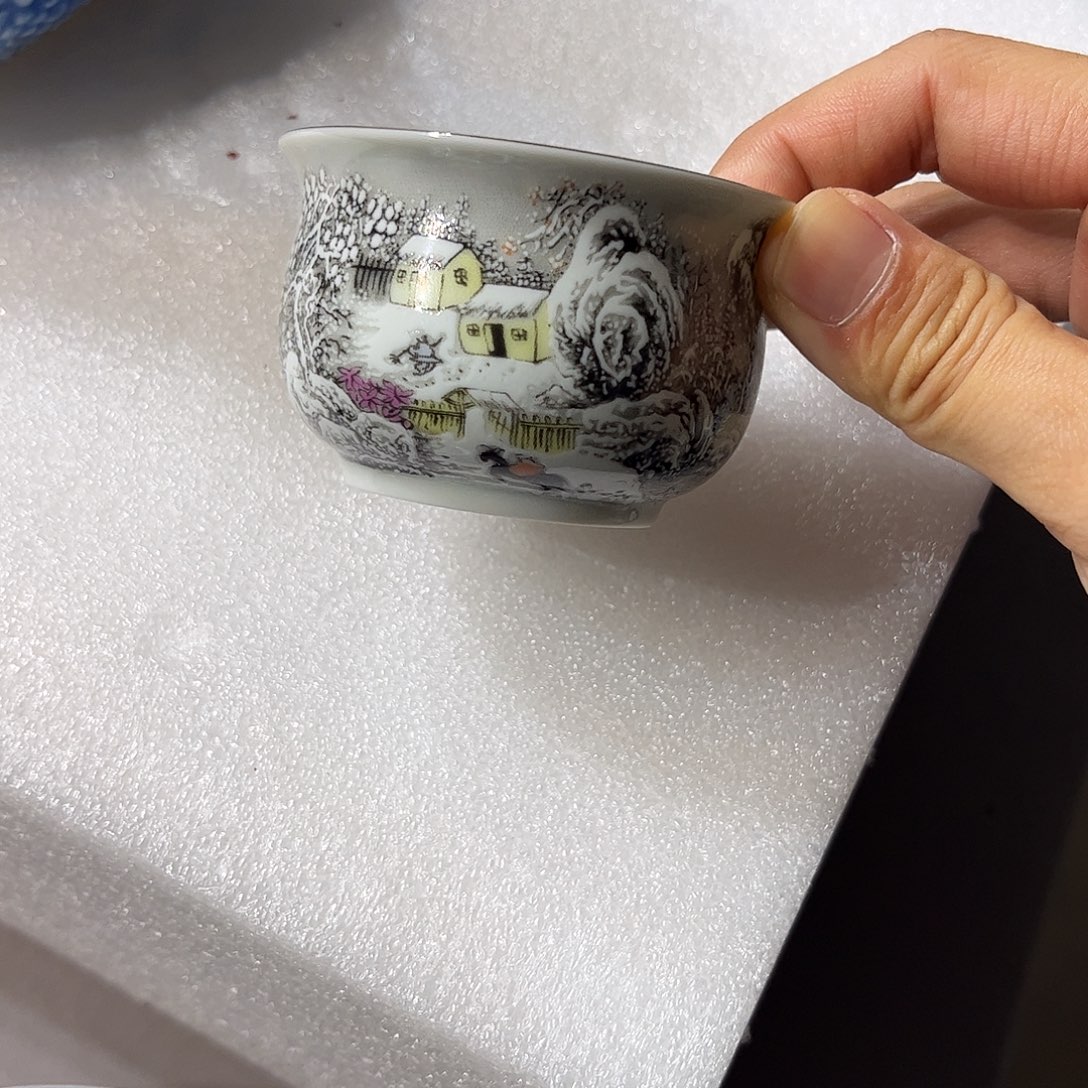 坐***敦景德镇瓷器鉴定中心