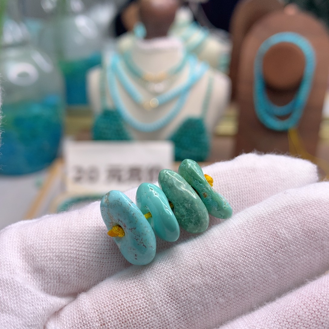 绿松石未镶嵌饰品