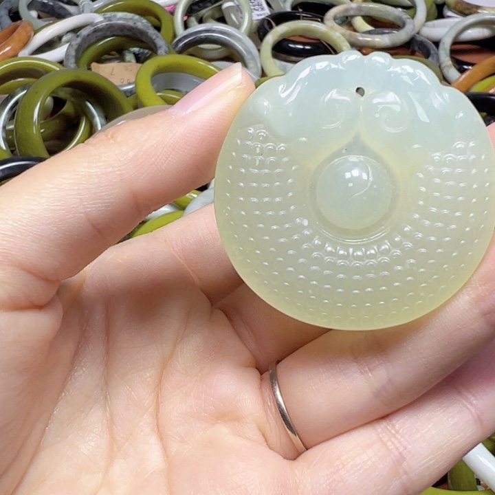 未镶嵌蛇纹石玉手链