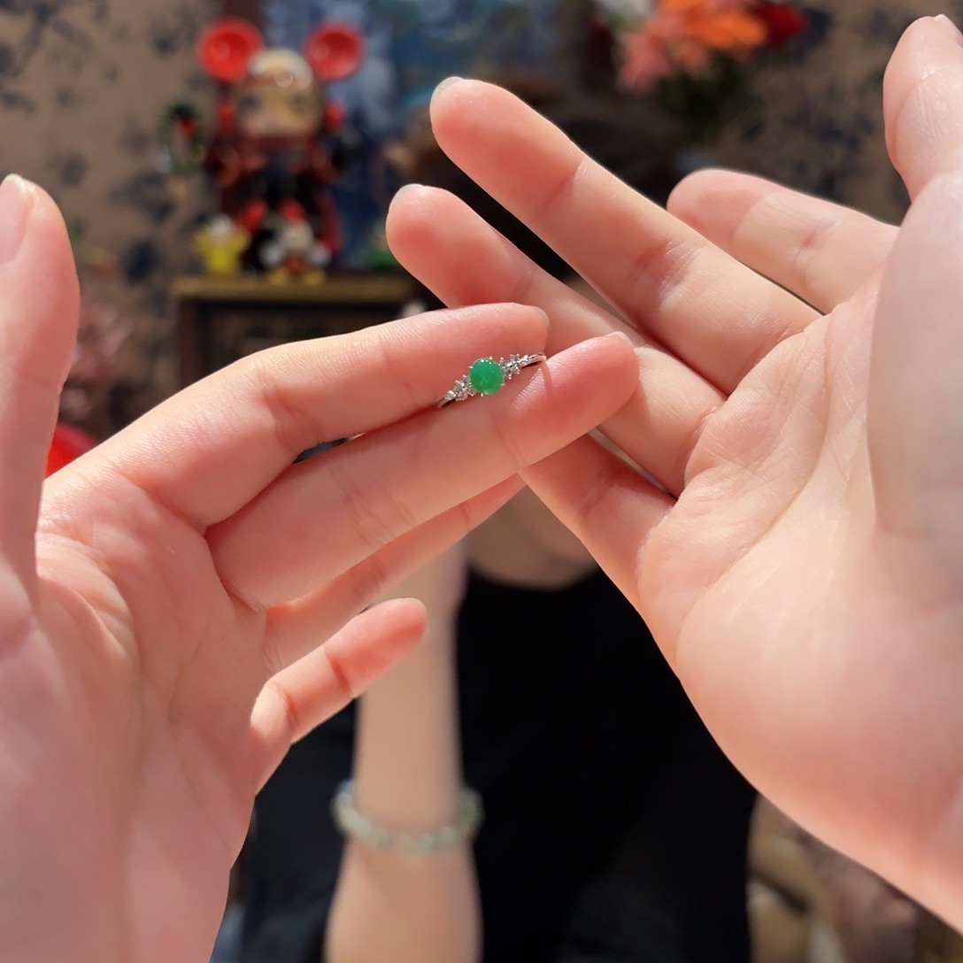 翡翠戒指18K金镶嵌2号