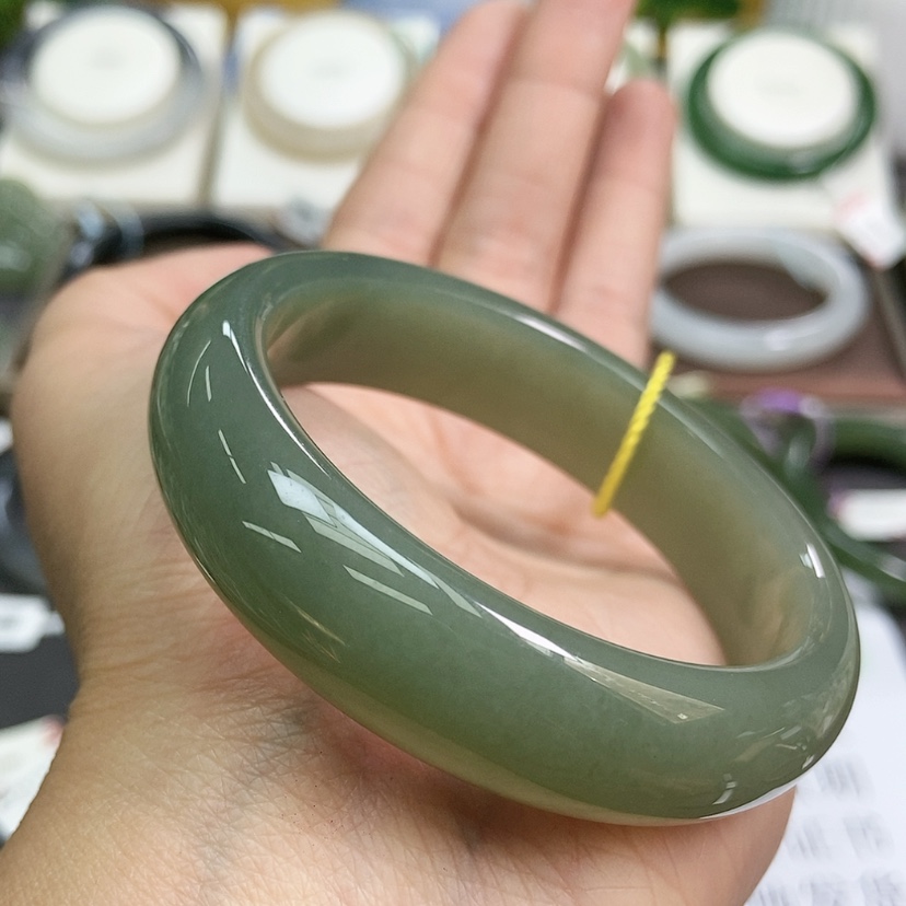 【闪购商品】和田玉手镯未镶嵌