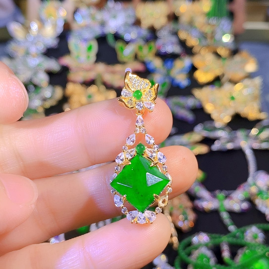 颈饰银S925镶嵌翡翠