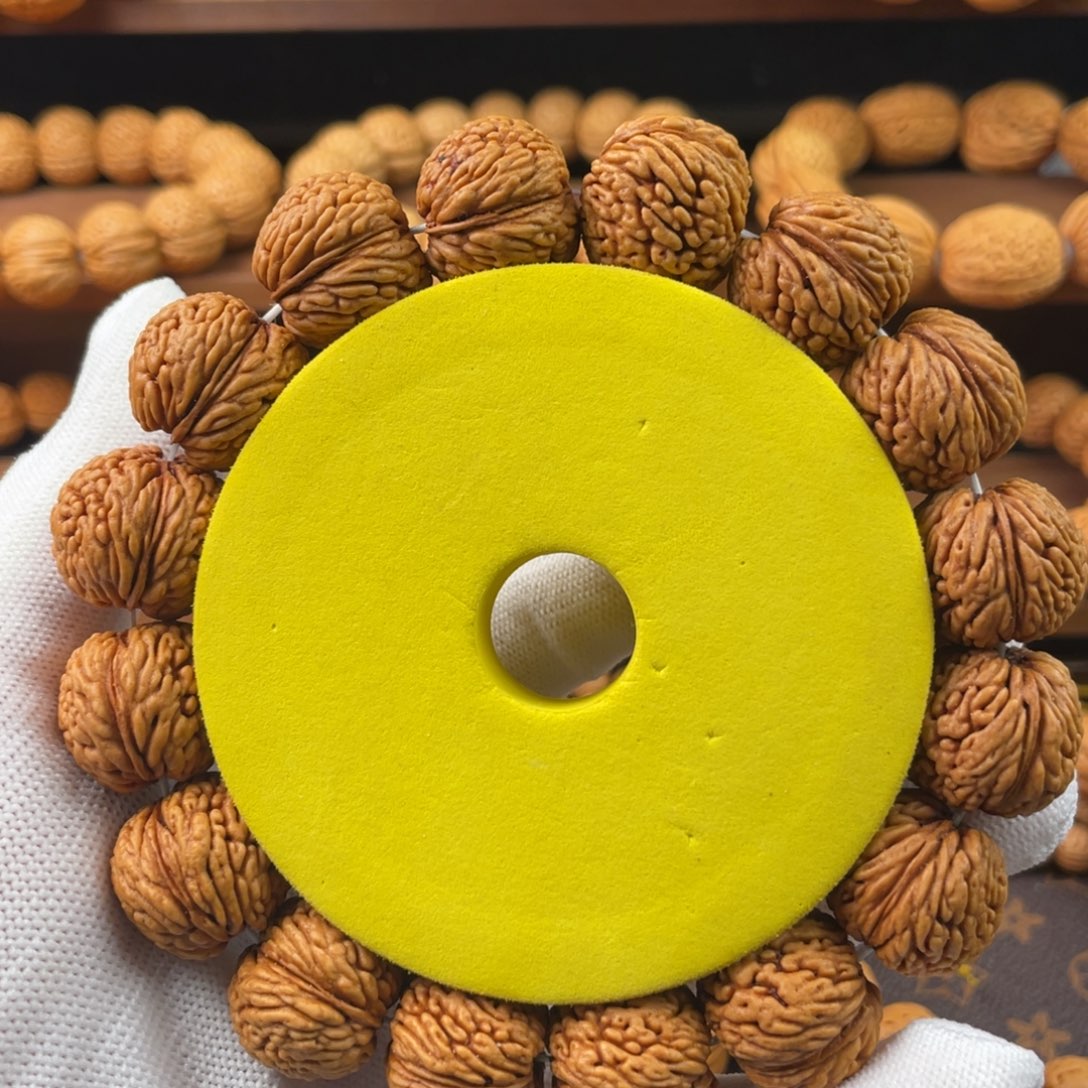 吊坠桃核龙鳞凤尾